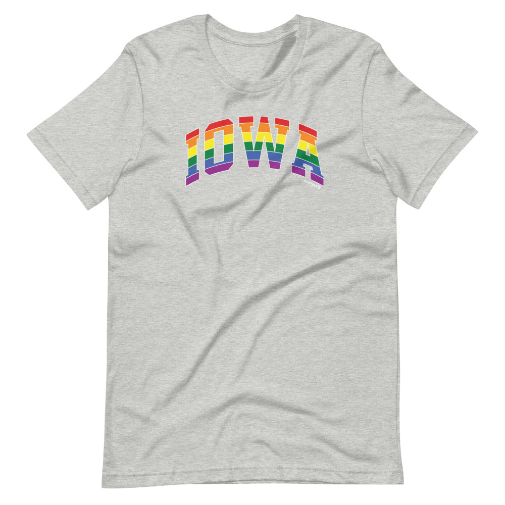 Iowa Varsity Arch Pride - Short-sleeve unisex t-shirt