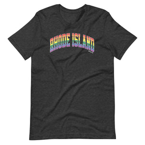 Rhode Island Varsity Arch Pride - Short-sleeve unisex t-shirt