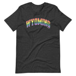 Wyoming Varsity Arch Pride - Short-sleeve unisex t-shirt