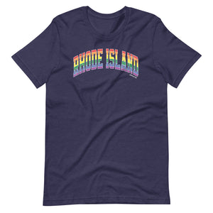 Rhode Island Varsity Arch Pride - Short-sleeve unisex t-shirt