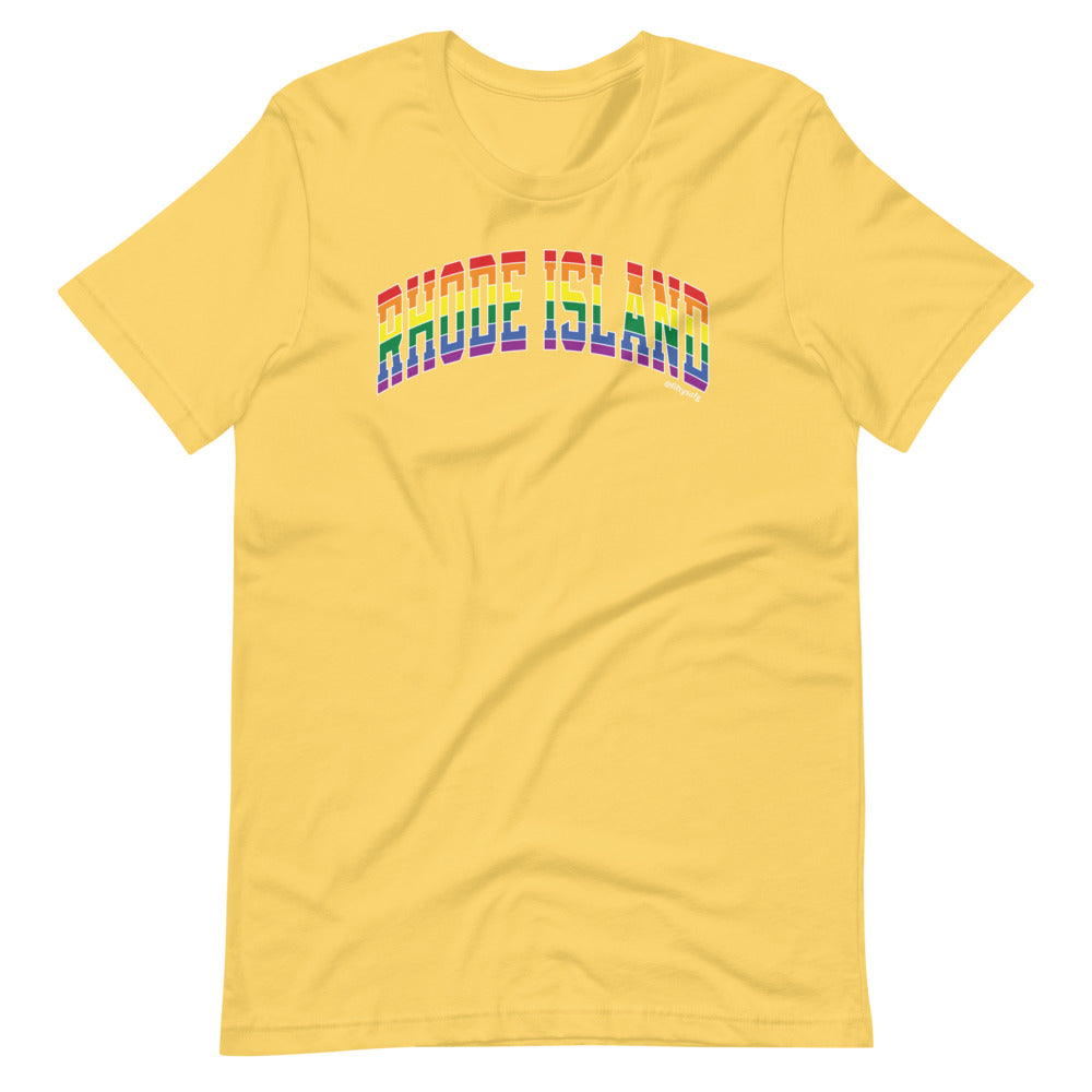 Rhode Island Varsity Arch Pride - Short-sleeve unisex t-shirt